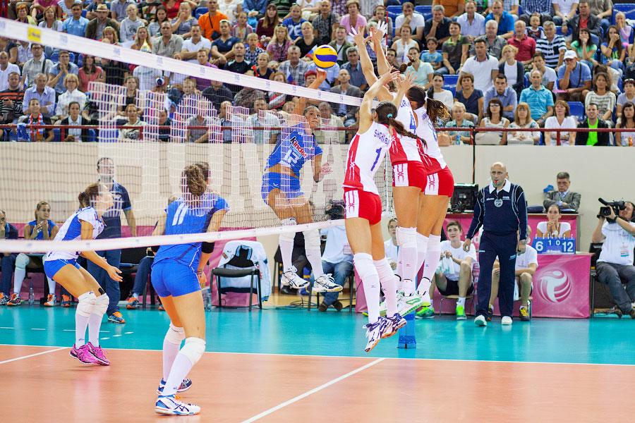 Под рёв трибун: волейболистки сборной России одержали победу над командой Италии