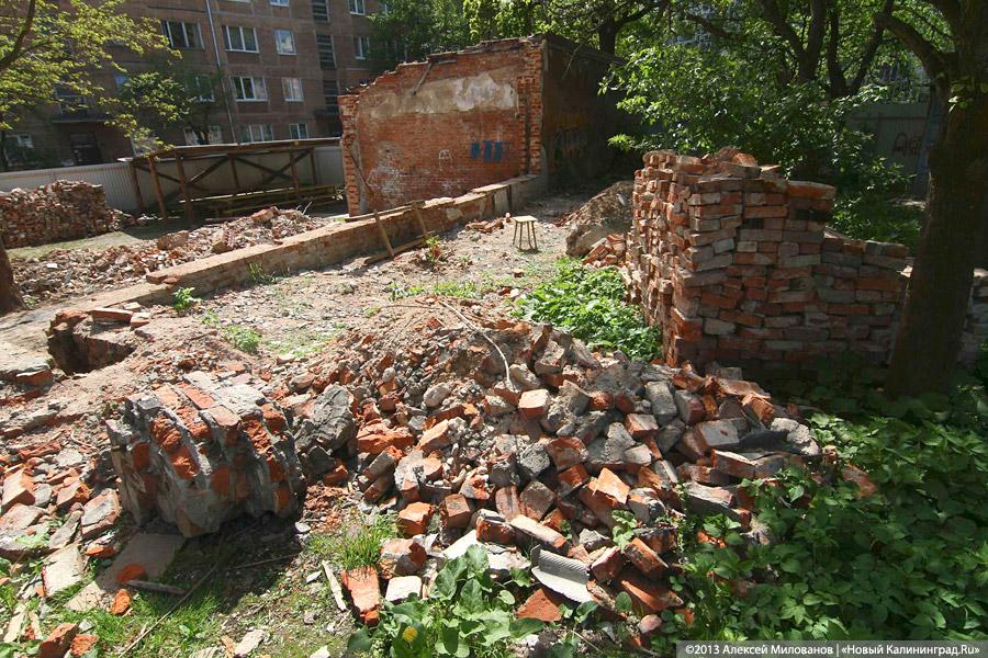 Переданное РПЦ здание кинотеатра «Баррикады» разбирают на кирпичи