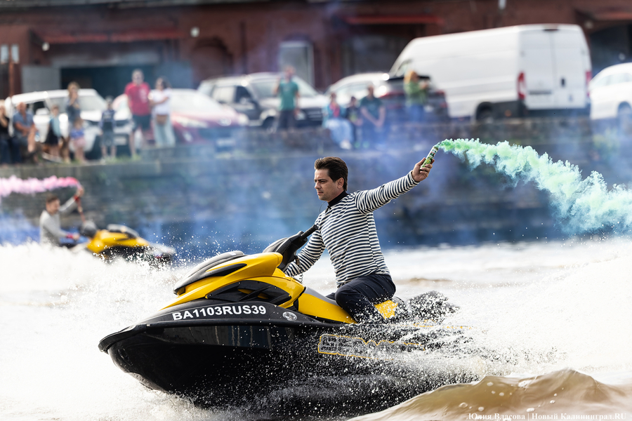 «Миля витязя», вальс байдарок и летающий моряк: как прошла «Водная ассамблея» (фото)