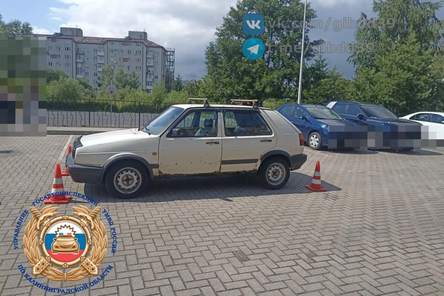 На ул. Печатной в Калининграде сбили ребёнка, выбежавшего из-за припаркованного автомобиля
