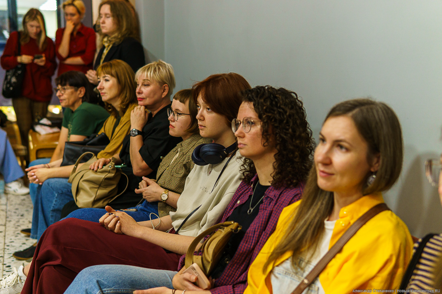 Хлеб, колбаса и «Синие носы»: в Калининграде открылся «Кухонный супрематизм» (фото)