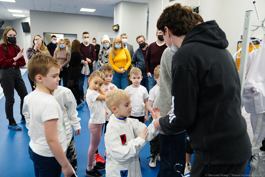 На острие атаки: в Калининграде открылась первая школа фехтования