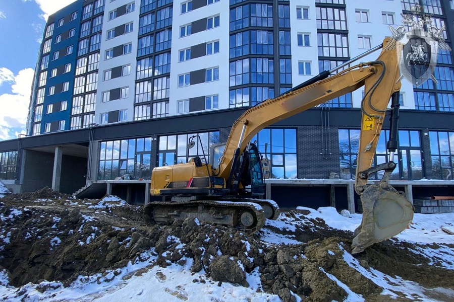 Засыпало грунтом: в Калининграде на стройплощадке пострадал 21-летний рабочий