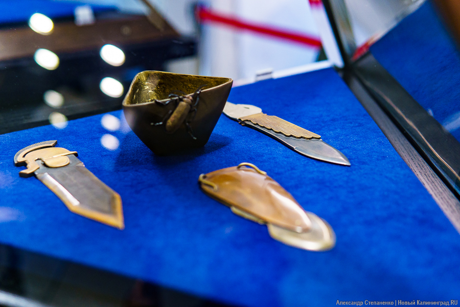 «Металлические метаморфозы»: в Музее янтаря открылась выставка выпускников «Мухи» (фото)