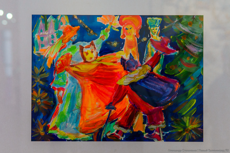 Графика, янтарь и арт: в Музее искусств открылась выставка «Магнетизм Гофмана» (фото)