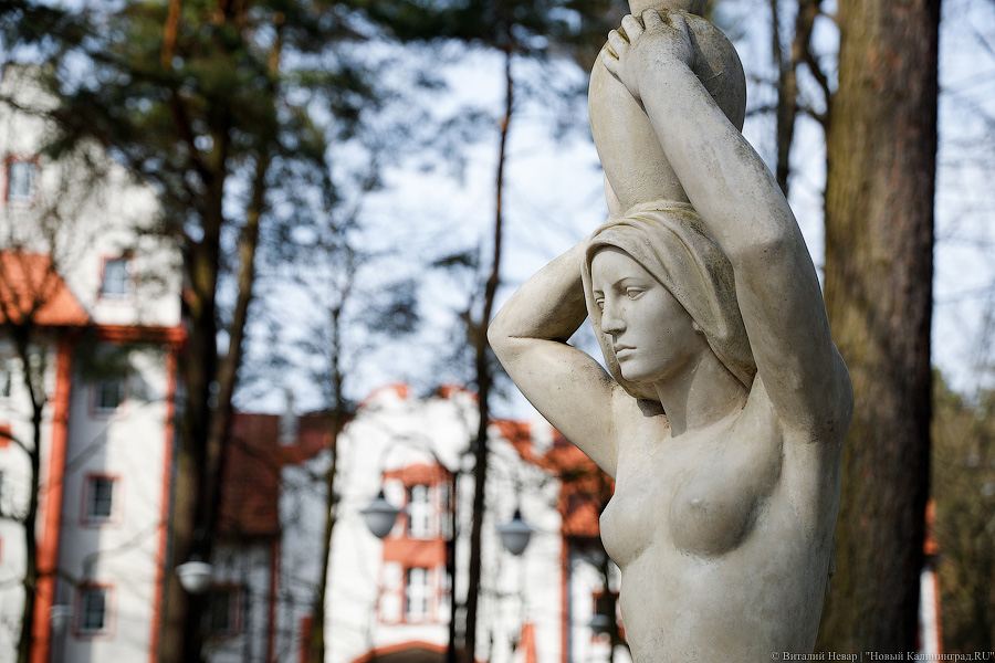 Предыдущая копия скульптуры. Виталий Невар / Новый Калининград