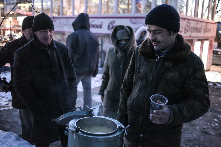 Суть супа: кто кормит калининградских бездомных