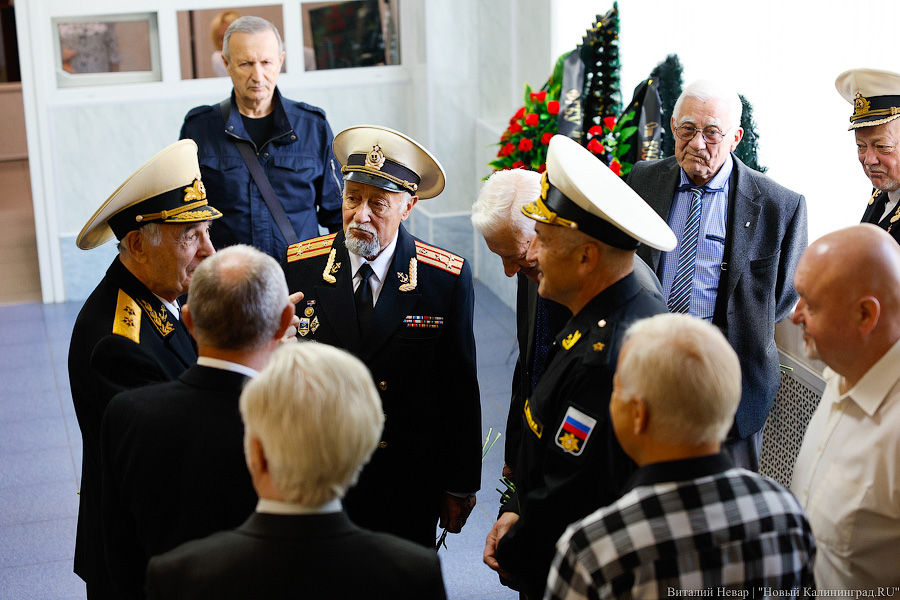 Калининград прощается с адмиралом и экс-губернатором Владимиром Егоровым (фото)