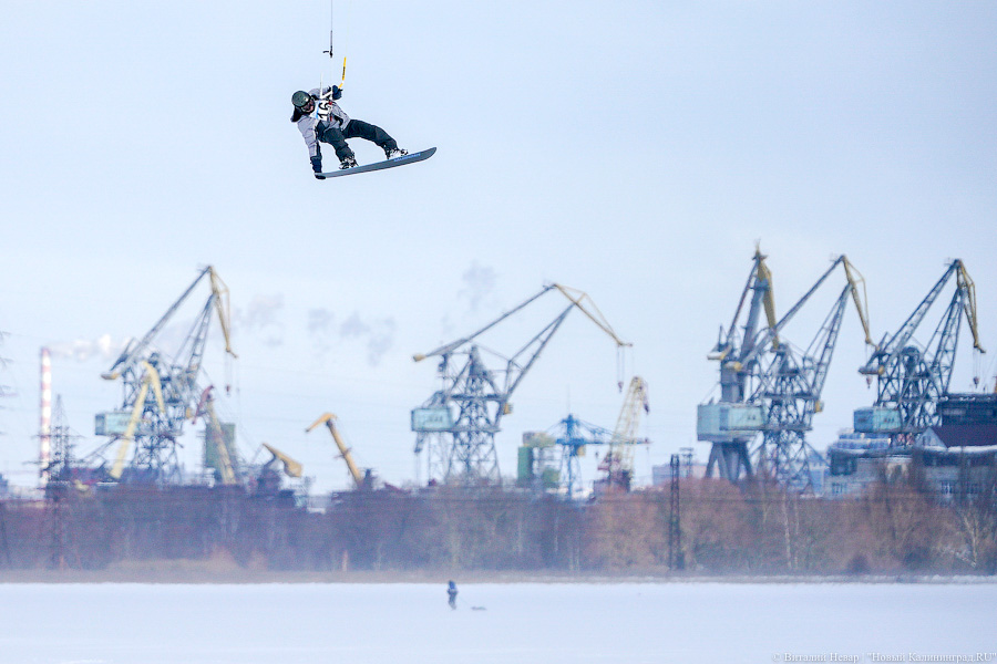 Сноукайтеры вышли на Калининградский залив. Посмотрите, как это красиво