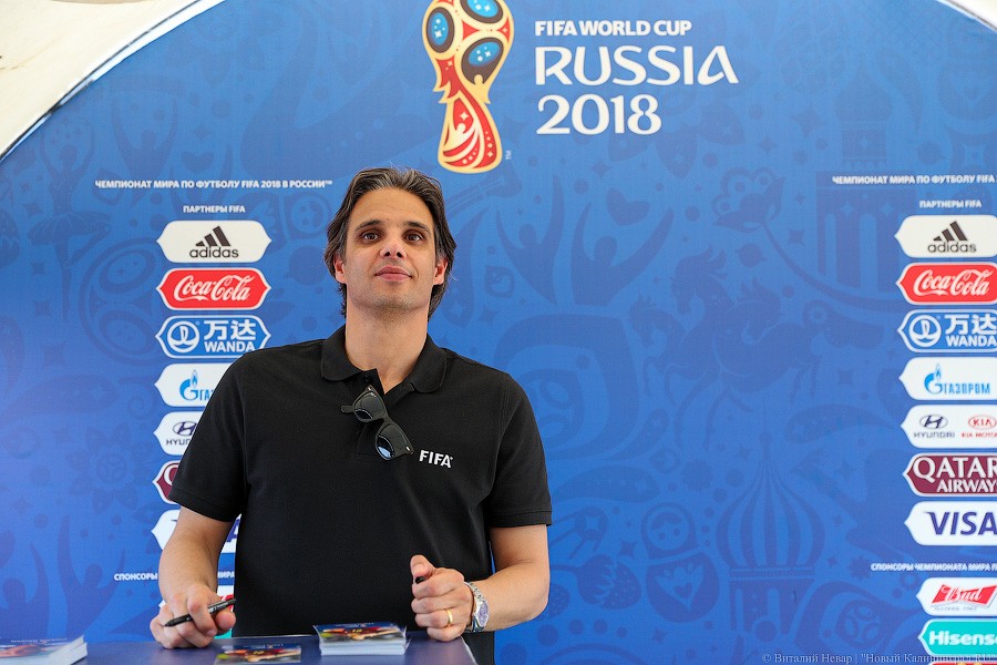 Праздник очередей и футбола: чем запомнился матч легенд ФИФА в Калининграде