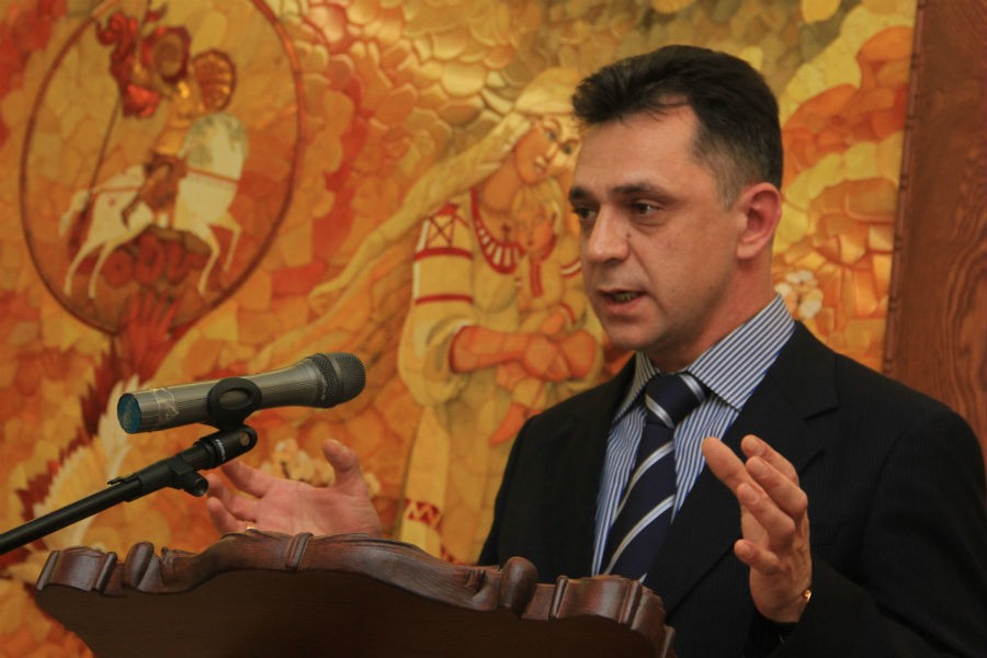 Что они курят?: меценат Татузов о янтаре, китайцах и толуоле