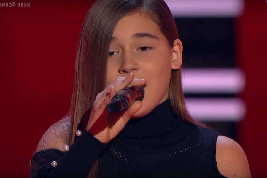 Микелла Абрамова. Скриншот выпуска шоу «Голос. Дети»
