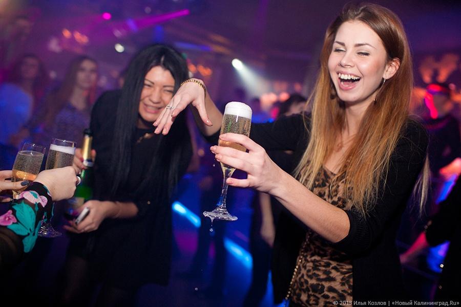 Рокабилли-хаус: фоторепортаж с выступления Drop the Lime в «Платинуме»