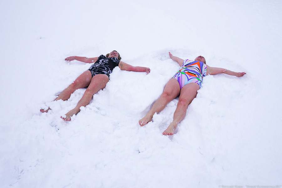 Самовар и прорубь: как проводят зиму калининградские моржи