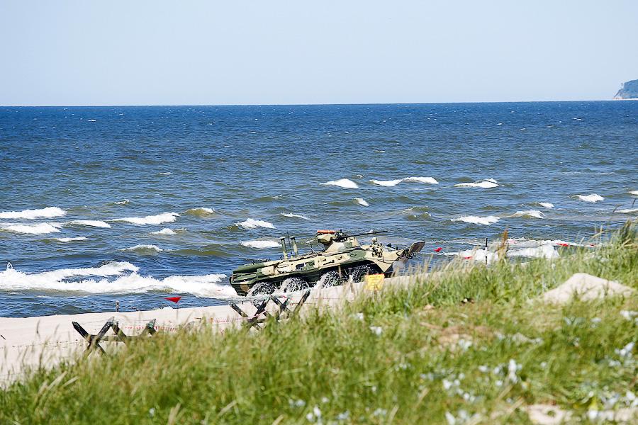 Три стихии: во время учений под Калининградом объединили силы флот, десант и авиация  