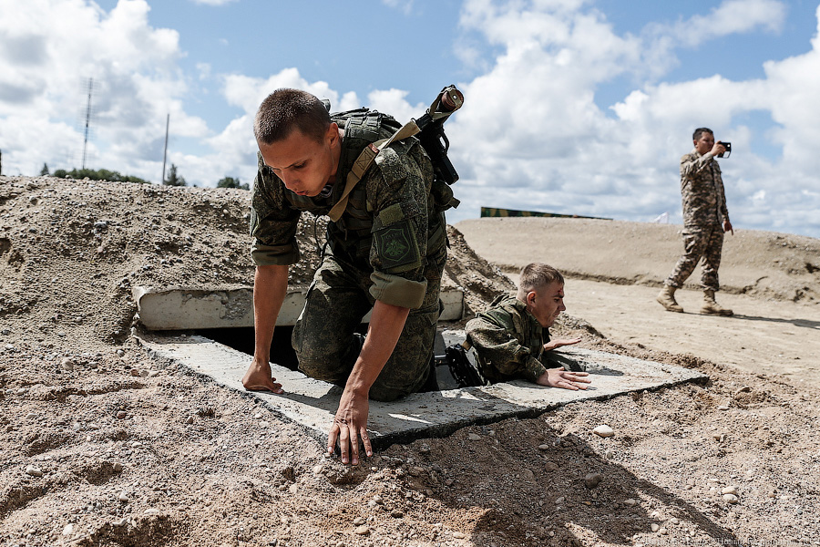 Чей морпех круче всех: фоторепортаж с конкурса «Полоса препятствий»