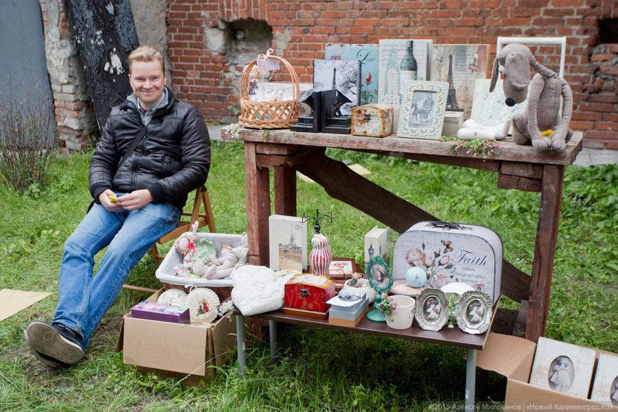 Диван, чемодан, саквояж: всё о субботней барахолке в «Воротах»