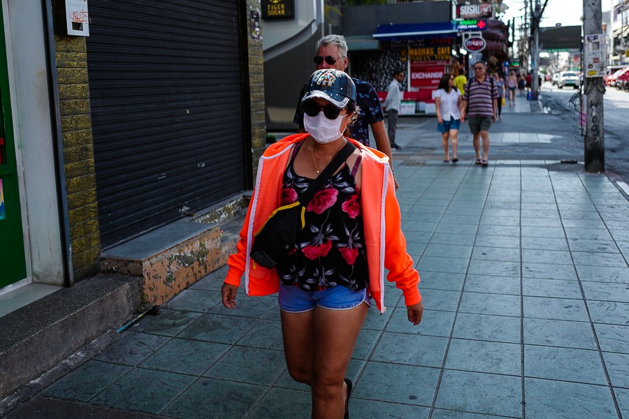 МИД просит оказавшихся за рубежом россиян связаться с ближайшим диппредставительством