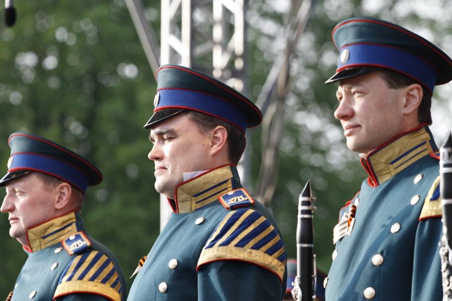 "По главной улице с оркестром": фоторепортаж "Нового Калининграда.Ru"