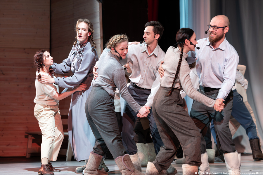 Воспевая любовь: в музтеатре прошел генеральный прогон мюзикла «Девчата» (фото)