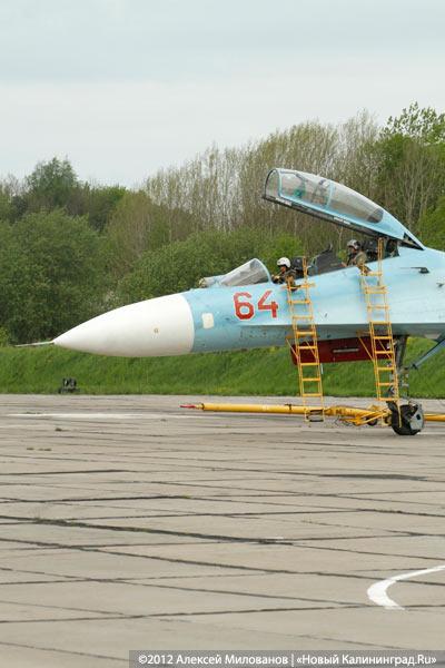 «Учёба в небе»: фоторепортаж с тренировочных полётов Су-27