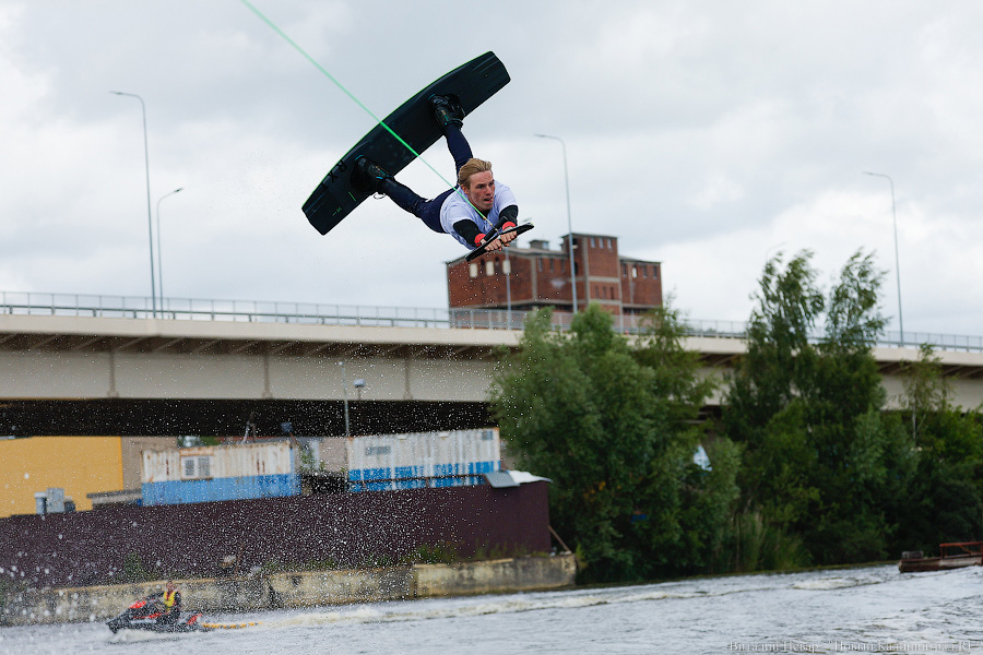 Фронтролл на Преголе: в Калининграде проходит первенство России по вейкбордингу (фото)