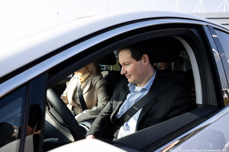 Извоз на киловаттах: в Калининграде появились первые электротакси (фото)