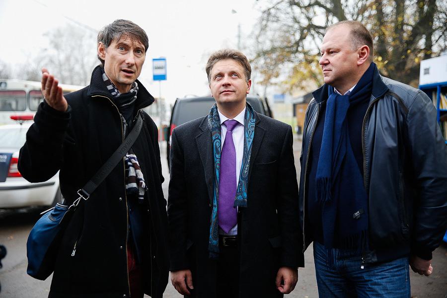 Посадить дерево и открыть трассу: как губернатор добрые дела делал