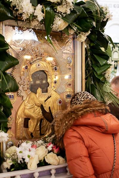 Семейная ценность: в Калининград привезли икону, покровительствующую браку и деторождению