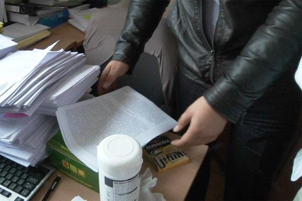 В Службе по тарифам прошел обыск, против руководителя возбуждено дело (фото)