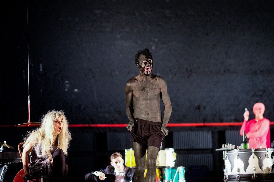 Живых больше нет: «Балтийские сезоны» завершились антивоенным спектаклем (фото)