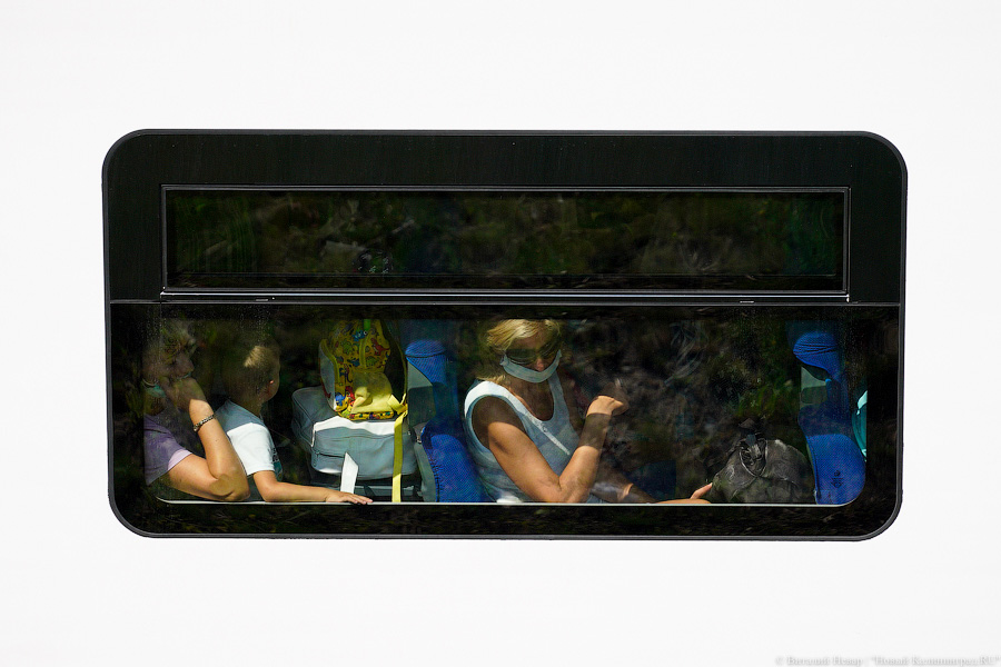 Не для слабаков: желающие уехать к морю штурмуют электрички и автобусы