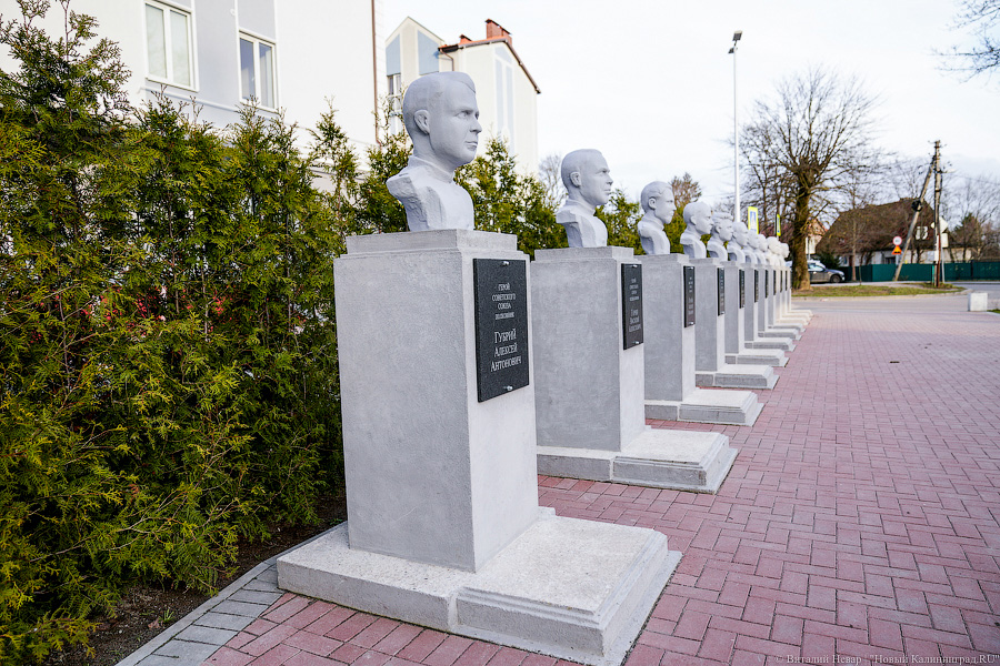 В Чкаловск вернули бюсты лётчиков после реставрации. Вот как они теперь выглядят