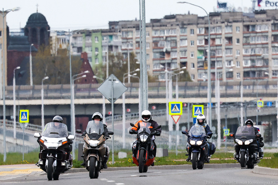 Дреды, шлемы и усы: в Калининграде официально стартовал мотосезон (фото)