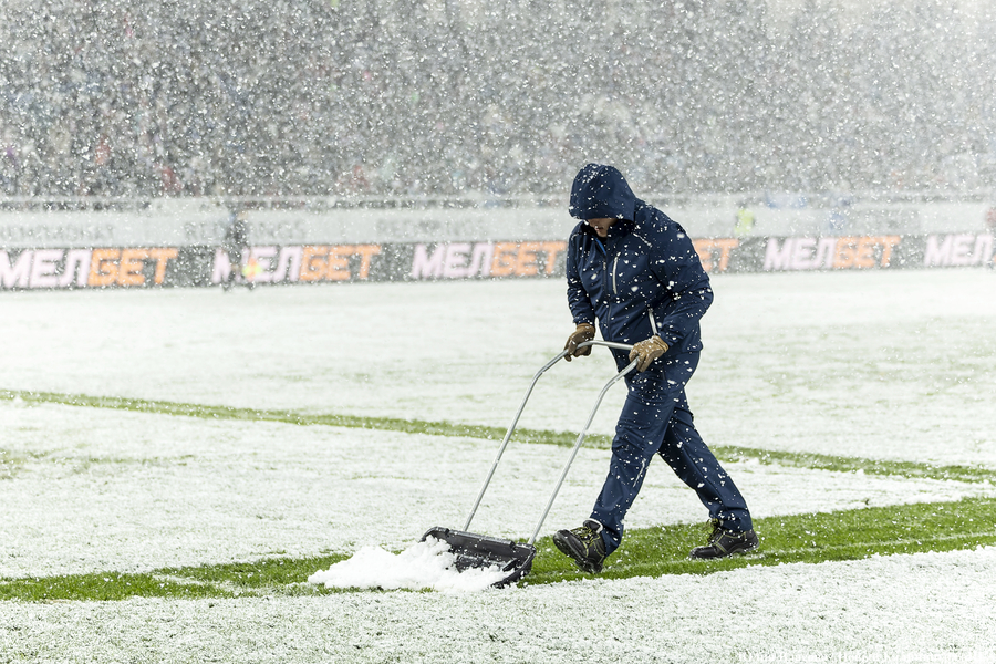 «Не футбол, а регби»: снежный матч «Балтика» — «Спартак» в фотографиях