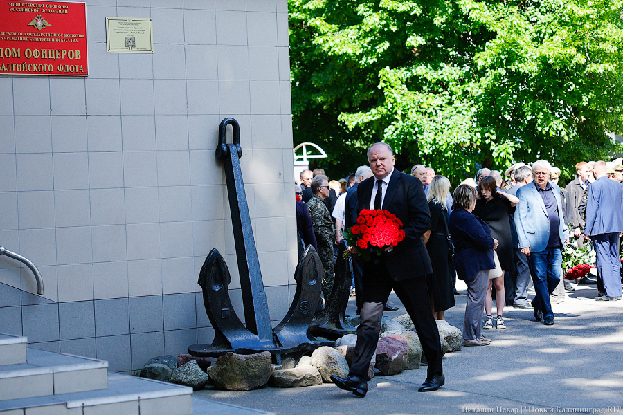 Калининград прощается с адмиралом и экс-губернатором Владимиром Егоровым (фото)