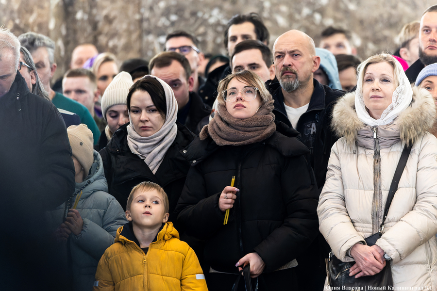 Крестный ход и литургия: как в Калининграде встретили Рождество (фото)