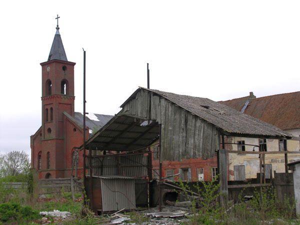 Москвичи пытаются по объявлению в газете продать кирху в Славском районе (+фото)