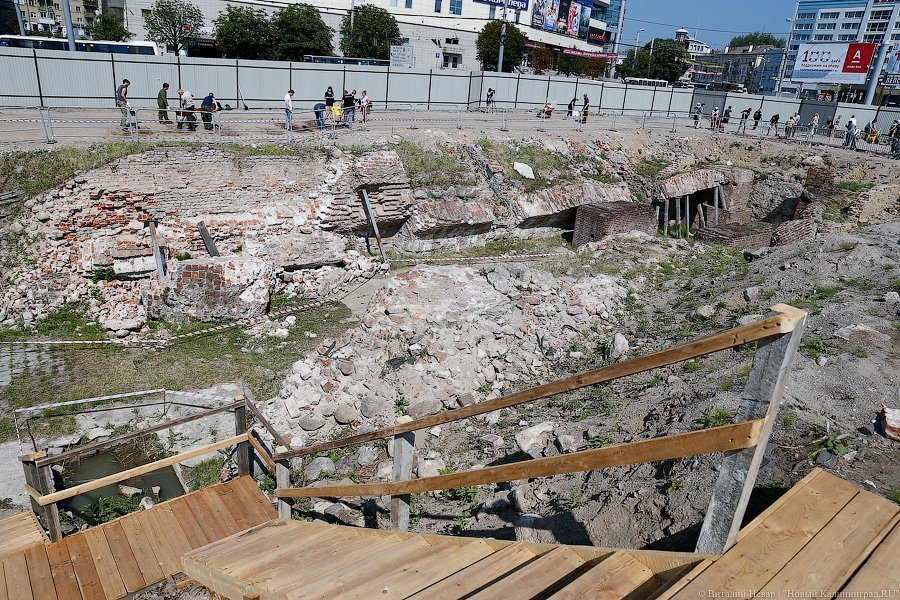 «Повезёт другим»: как прошёл субботник на территории руин замка «Кёнигсберг»