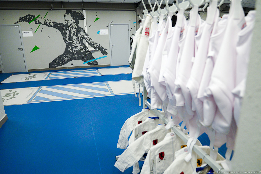 На острие атаки: в Калининграде открылась первая школа фехтования