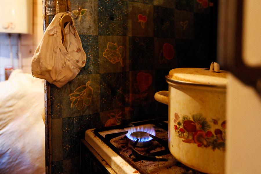 Капля в море, или 8 билетов в один конец: как судебные приставы отправили на родину таджикскую семью