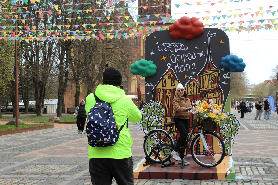 Ярмарка для метеоустойчивых: как прошло открытие гастрофестиваля на острове Канта (фото)