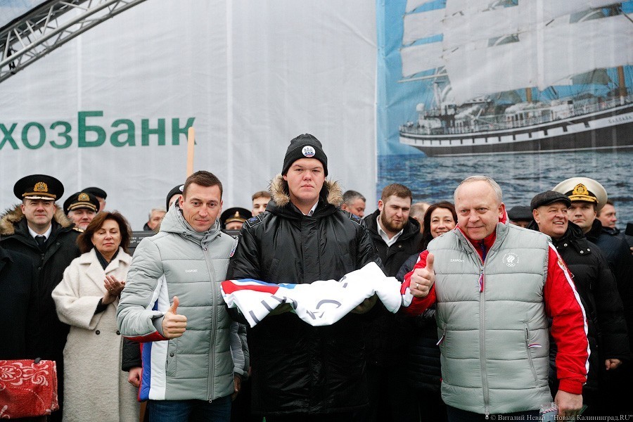 Ураган в паруса: «Крузенштерн» и «Седов» проводили в кругосветное плавание (фото)