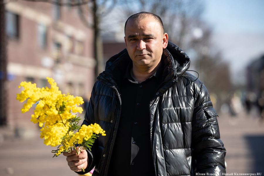 Цветочные баррикады: как выглядят улицы Калининграда 8 марта (фото)