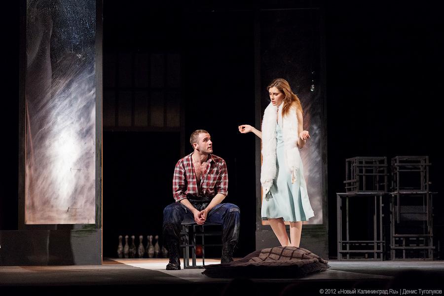 «Трамвай „Желание“ останавливается здесь»: фоторепортаж со спектакля