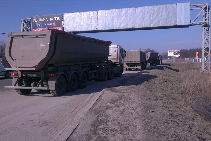 ГИБДД Калининграда взвешивает грузовики после жалобы жителей пр. Победы (+фото)