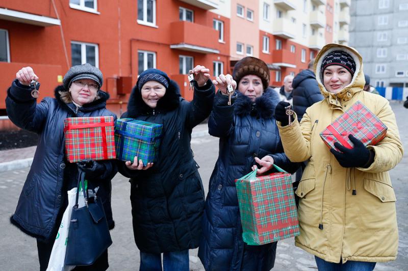 «Просто не верится»: дольщики КЖС спустя 15 лет получили квартиры