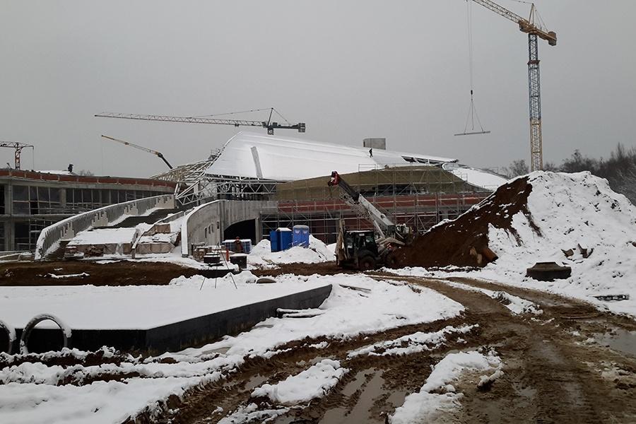 Здание Театра эстрады в Светлогорске накрыли крышей (фото)