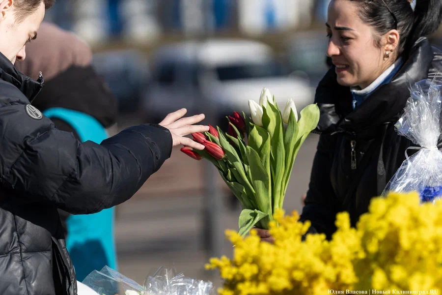 Власти: мы сделали всё, чтобы мужчины смогли купить букет в любой точке города