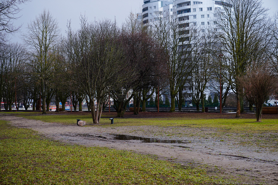 «Грязные» миллионы: во что превратился благоустроенный остров Канта к весне (фото)